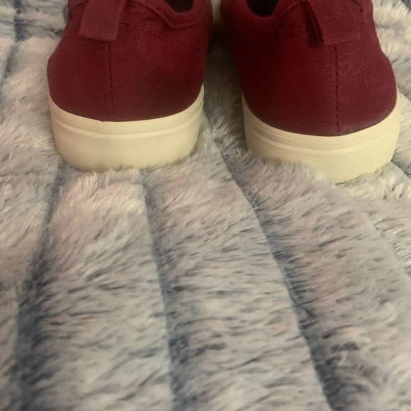 Boy’s Old Navy Van Style Shoes - Picture 4 of 4